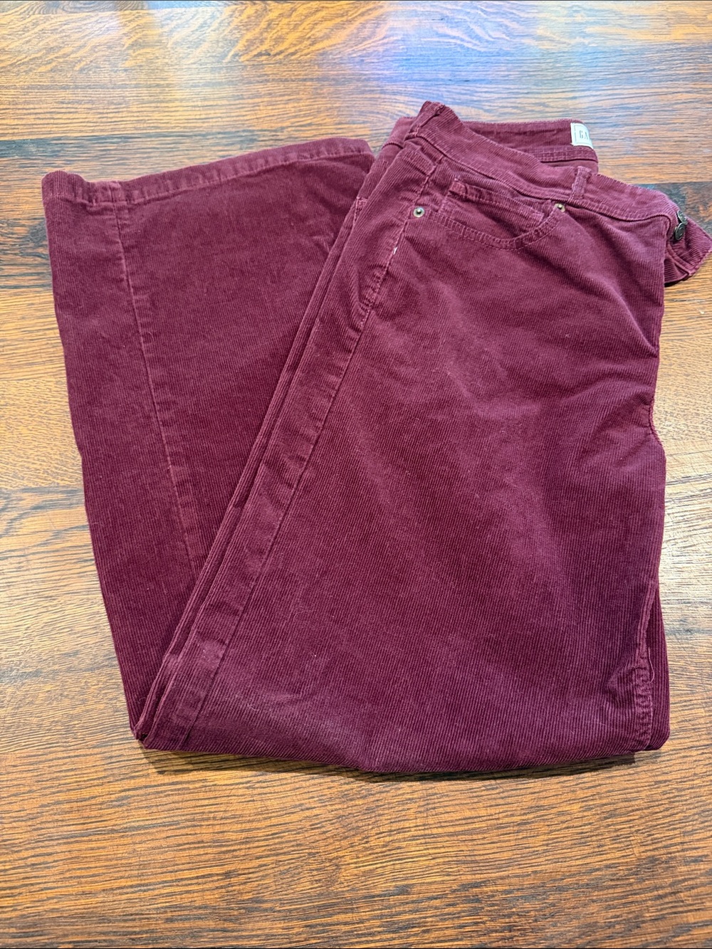 GAP Wide-Leg Corduroy Pants in Burgundy